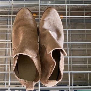 DOLCE VITA SUEDE CHELSEA BOOTS